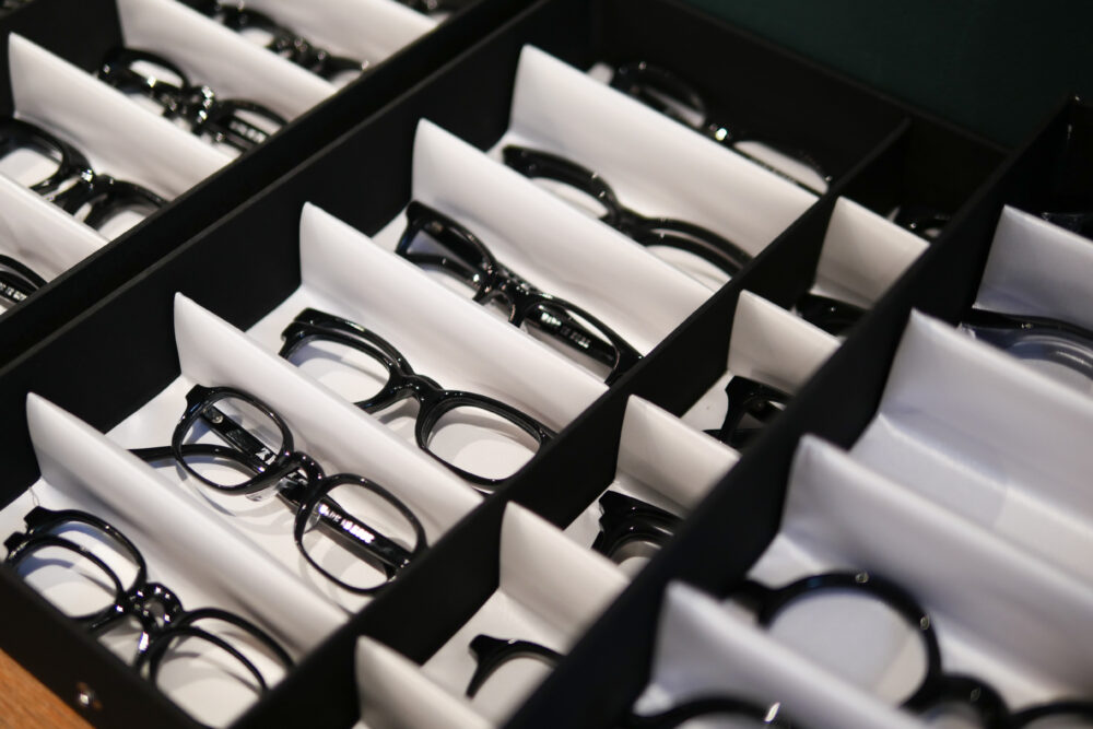 様々な眼鏡のフレームの種類